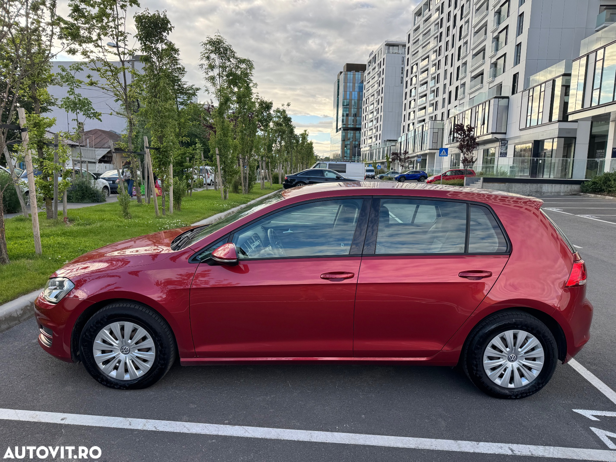Volkswagen Golf 1.6 TDI BMT Comfortline - 3
