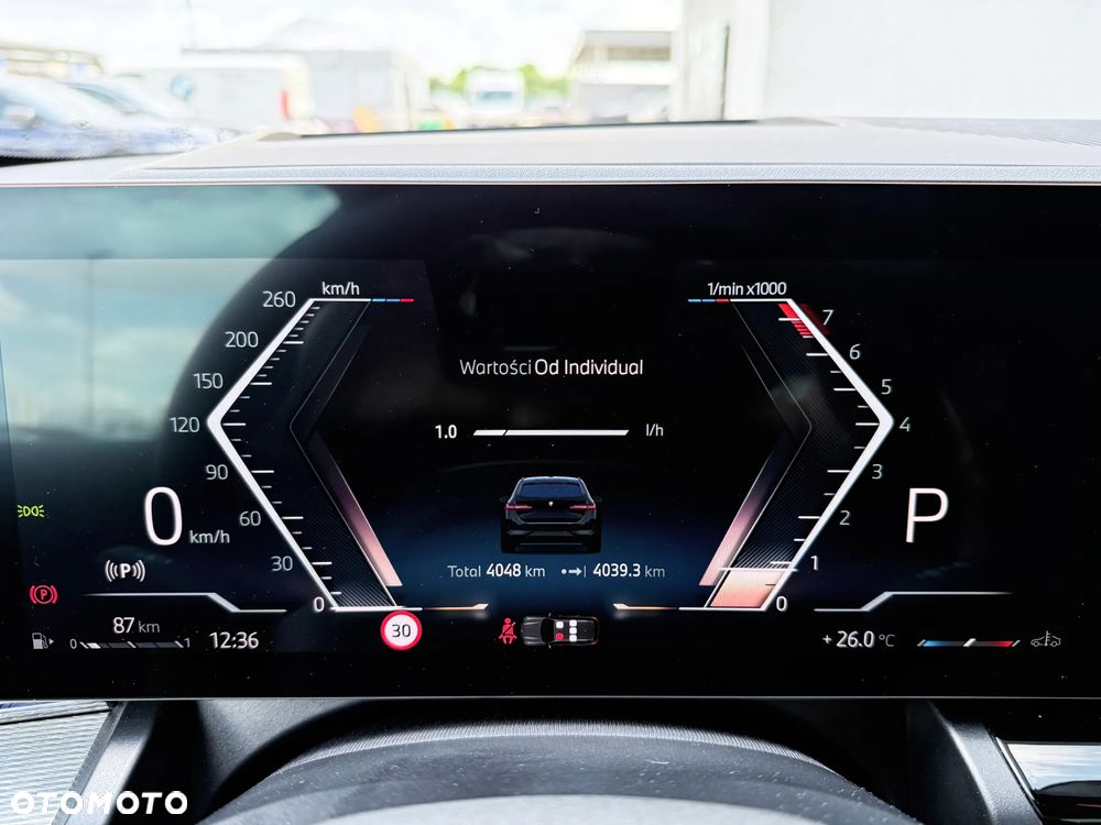 BMW Seria 5 520i - 37