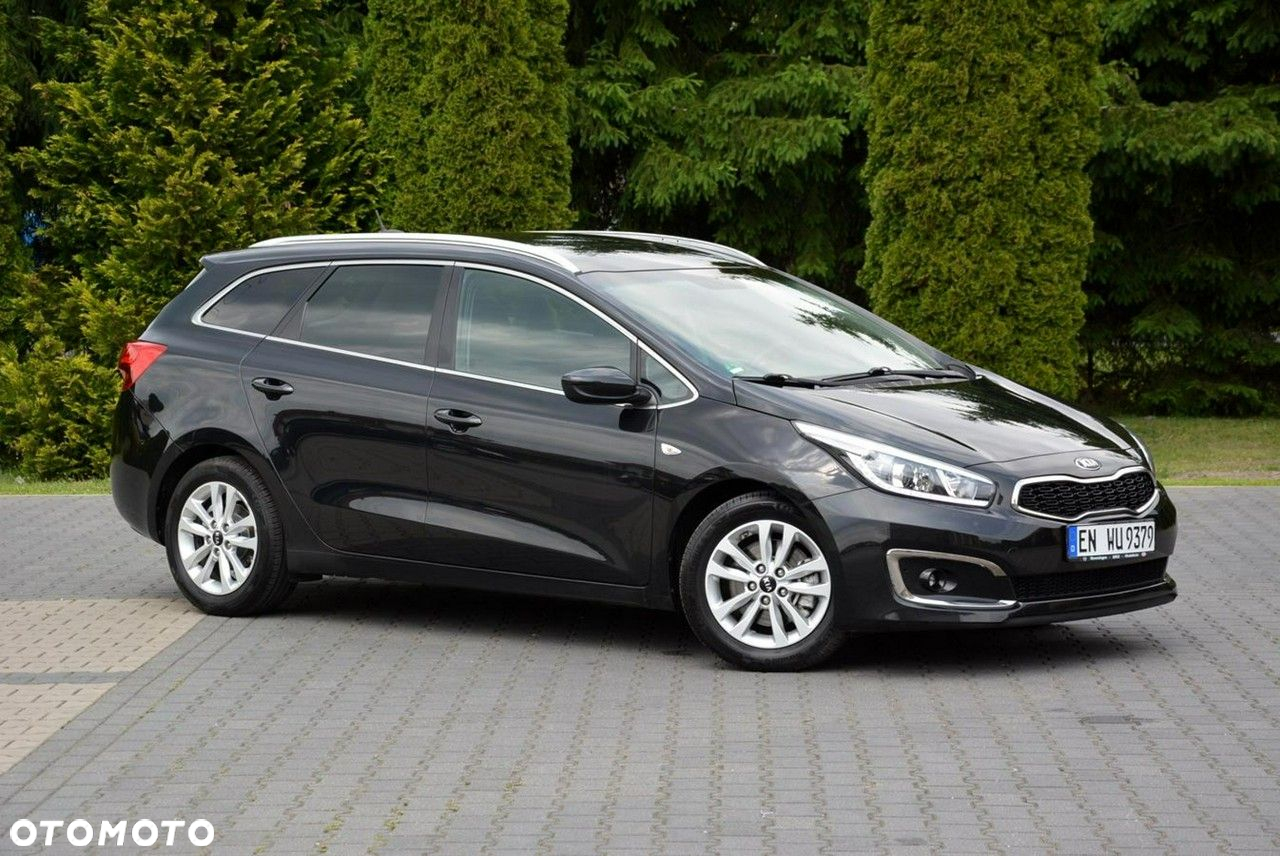 Kia Ceed 1.6 GDI ISG SW Platinum Edition - 11