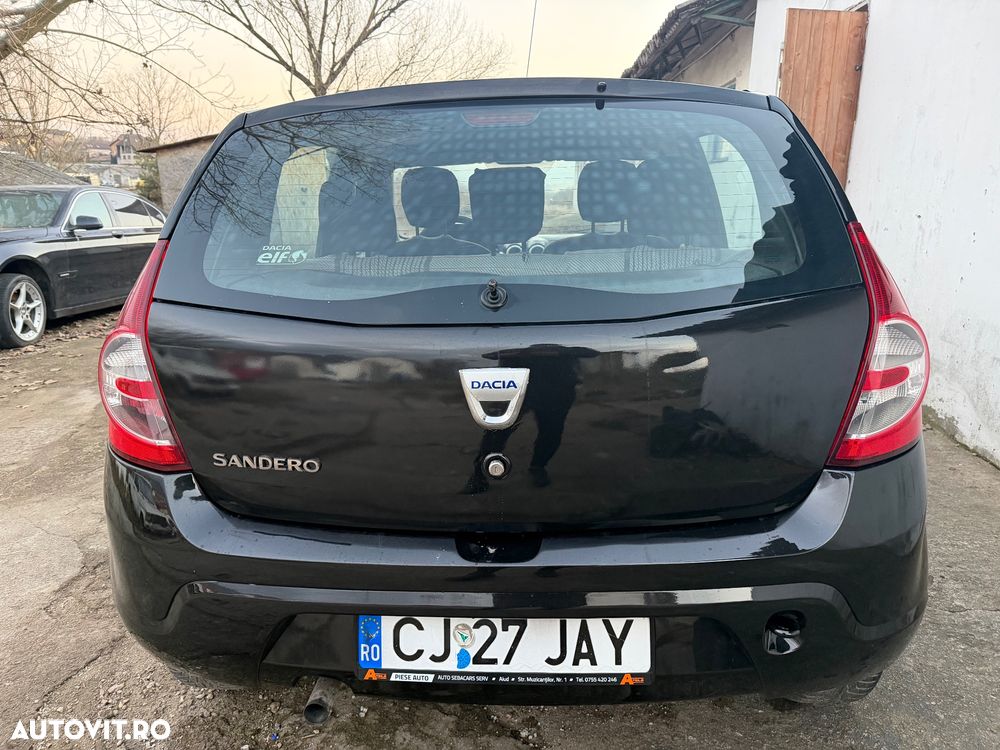 Dacia Sandero 1.2 - 8
