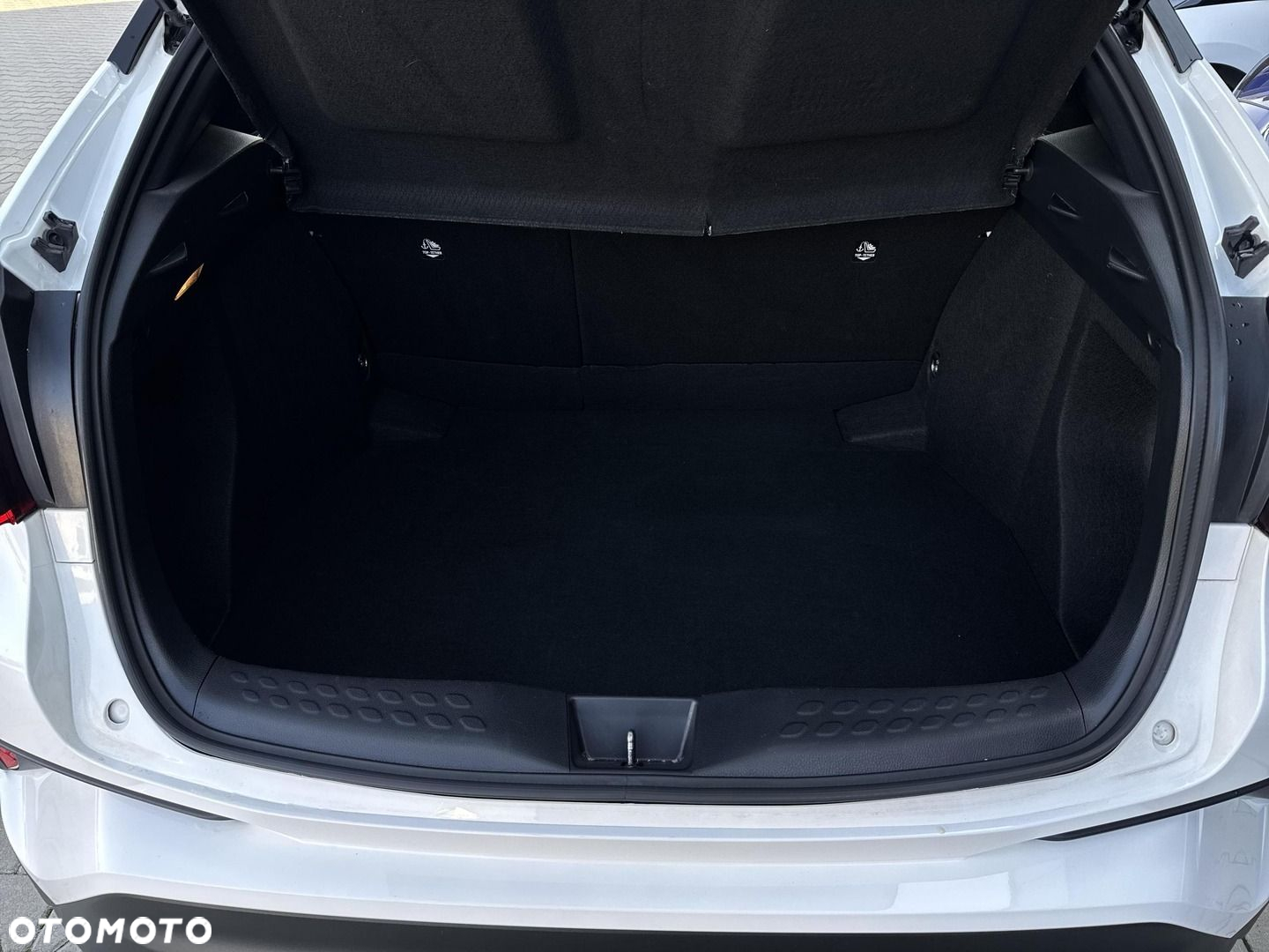 Toyota C-HR 1.8 Hybrid GPF Comfort - 32