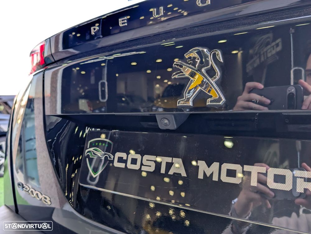 Peugeot e-2008 Allure Pack - 14