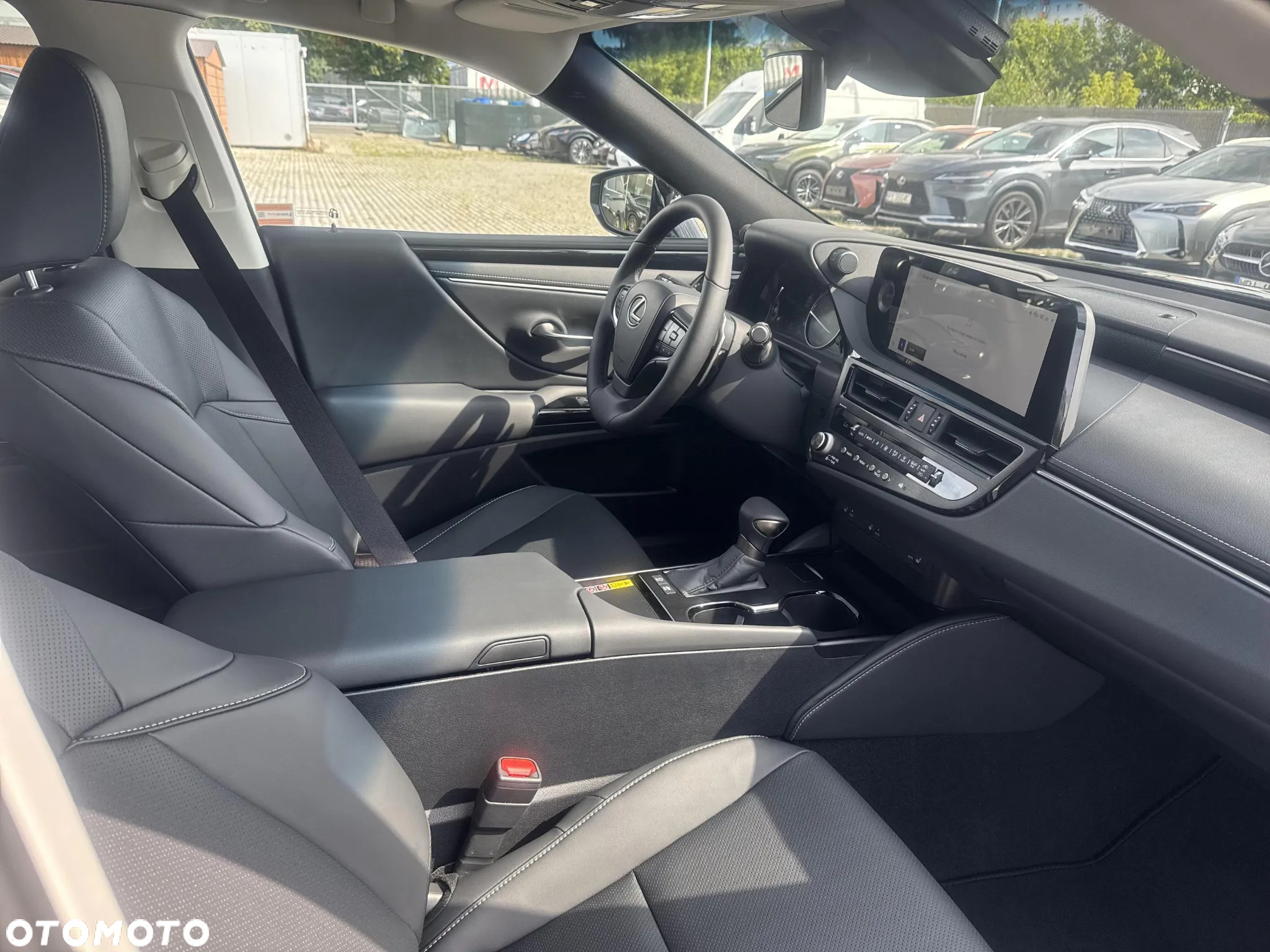 Lexus ES - 9