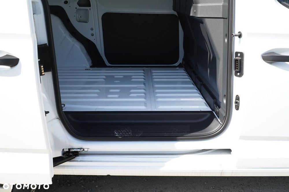 Ford Transit Connect '24 - 28