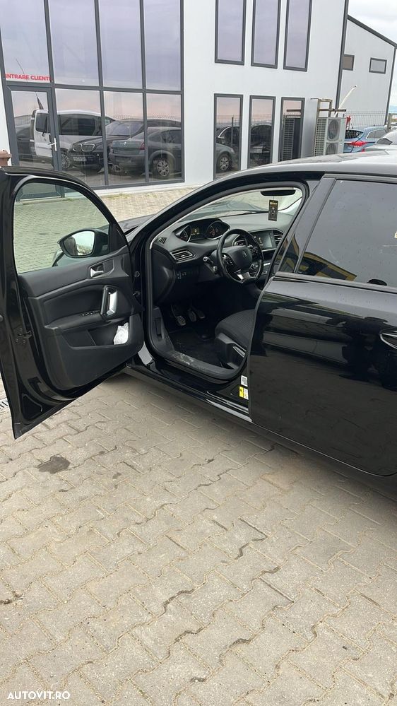 Dezmembram Peugeot 308 1.6 diesel din 2015 - 3