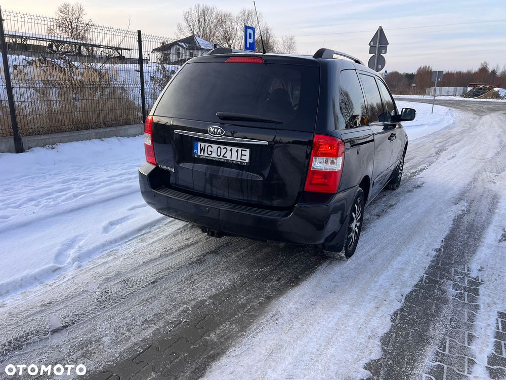 Kia Carnival - 15