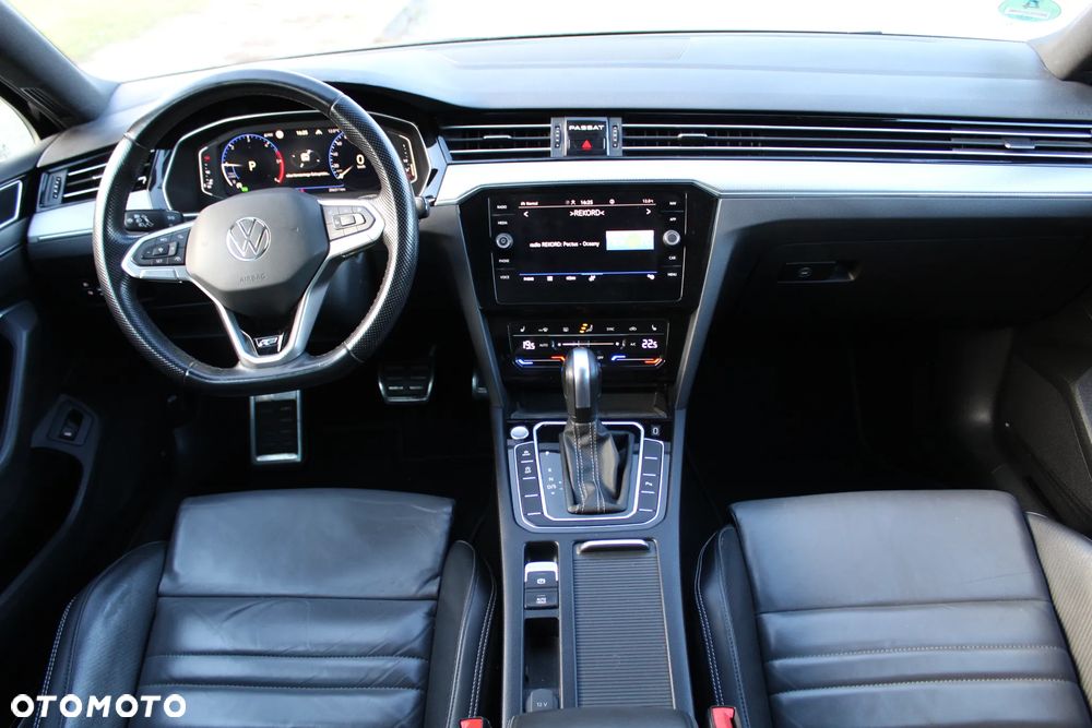 Volkswagen Passat 2.0 TDI SCR DSG 4Motion Business - 12