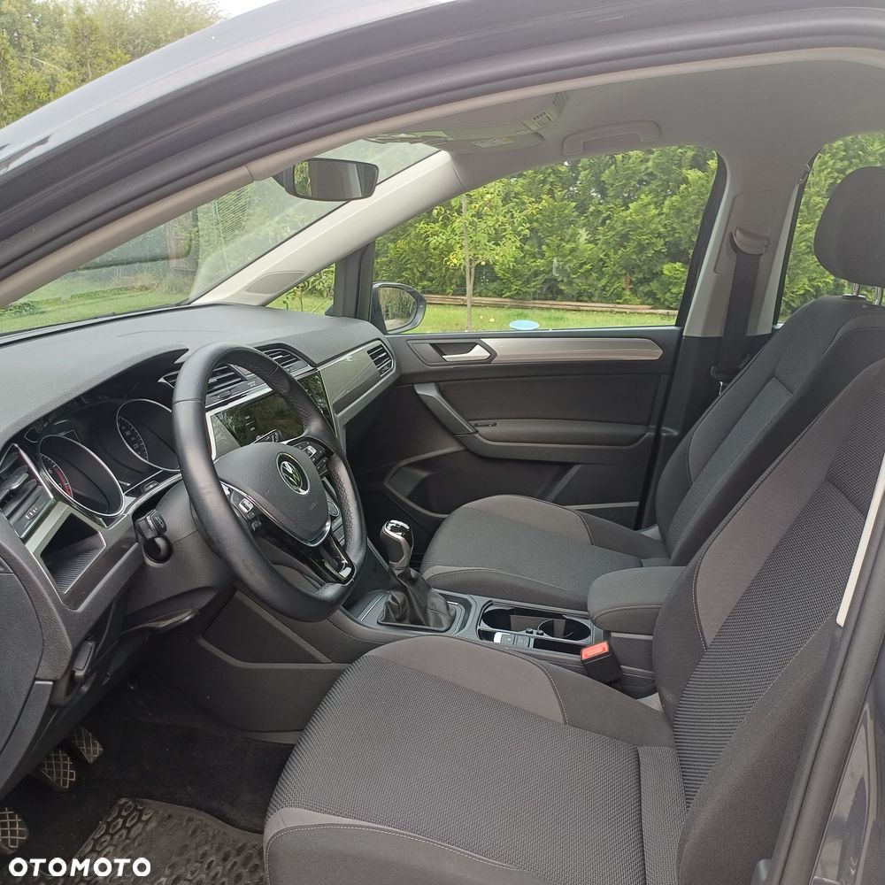 Volkswagen Touran 1.5 TSI EVO Trendline - 10