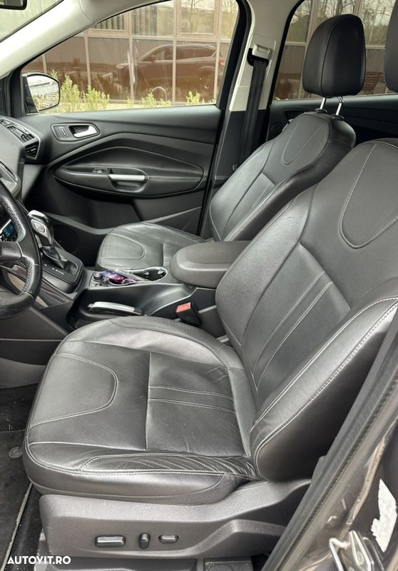 Ford Kuga 2.0 TDCi Powershift 4WD Titanium - 6