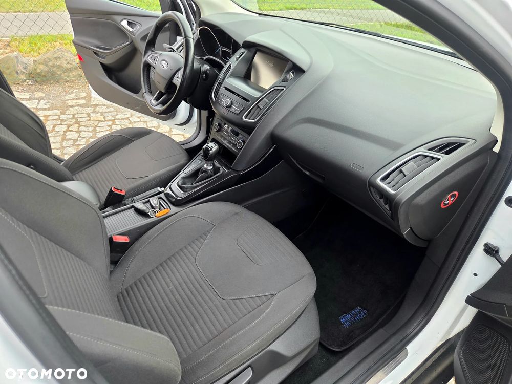 Ford Focus 1.0 EcoBoost Titanium - 9