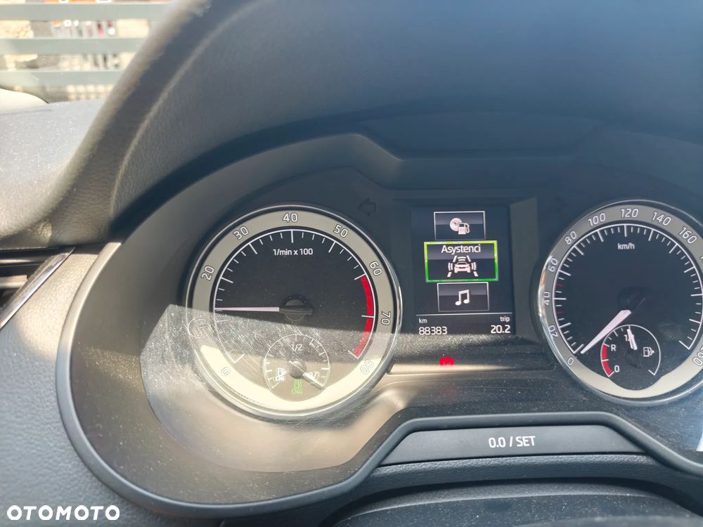 Skoda Octavia 1.5 TSI ACT Style DSG - 24
