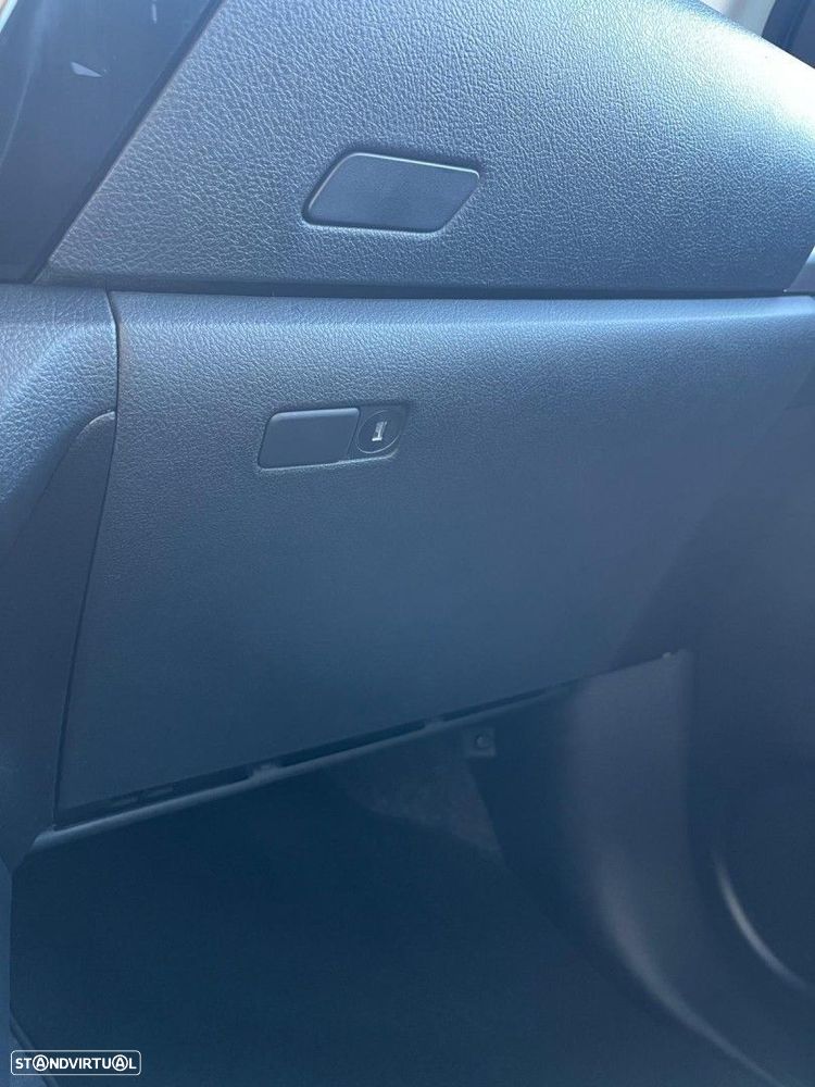 Toyota Hilux 2.4 D-4D 4WD CD CH Aut. - 44