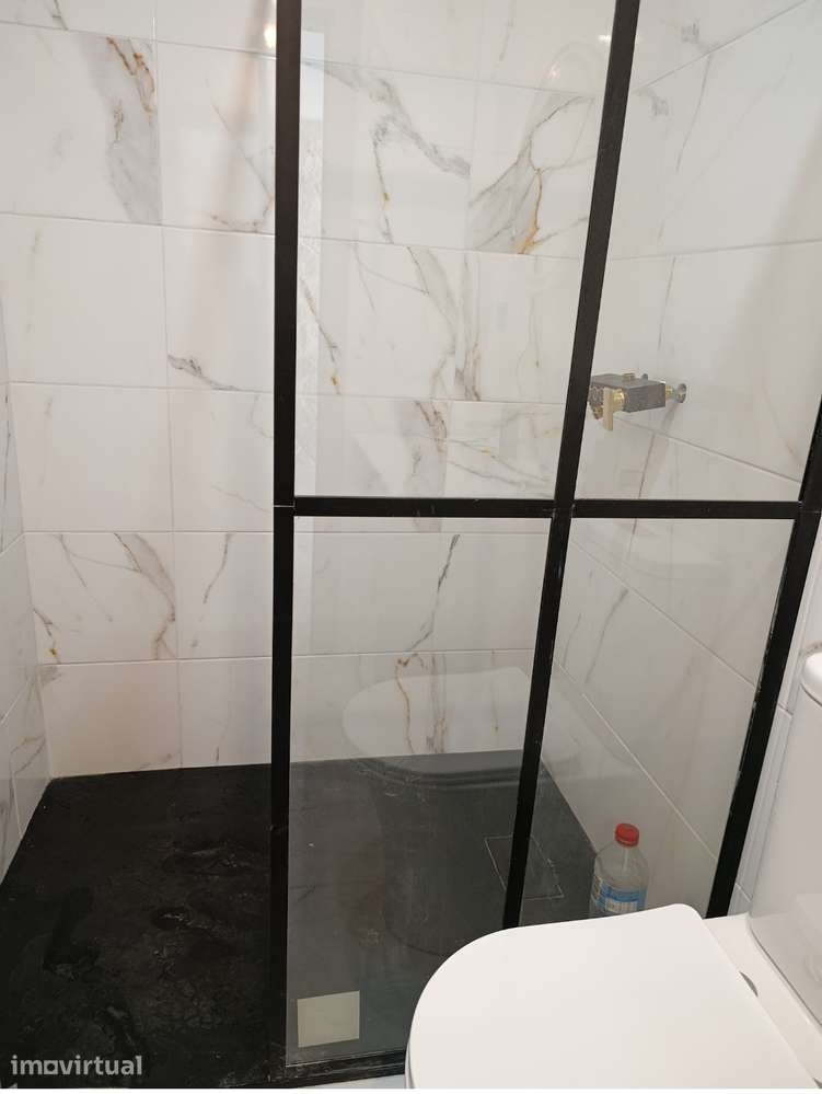 Moradia T2 em remodelação - Grande imagem: 5/19
