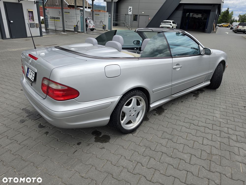 Mercedes-Benz CLK - 16