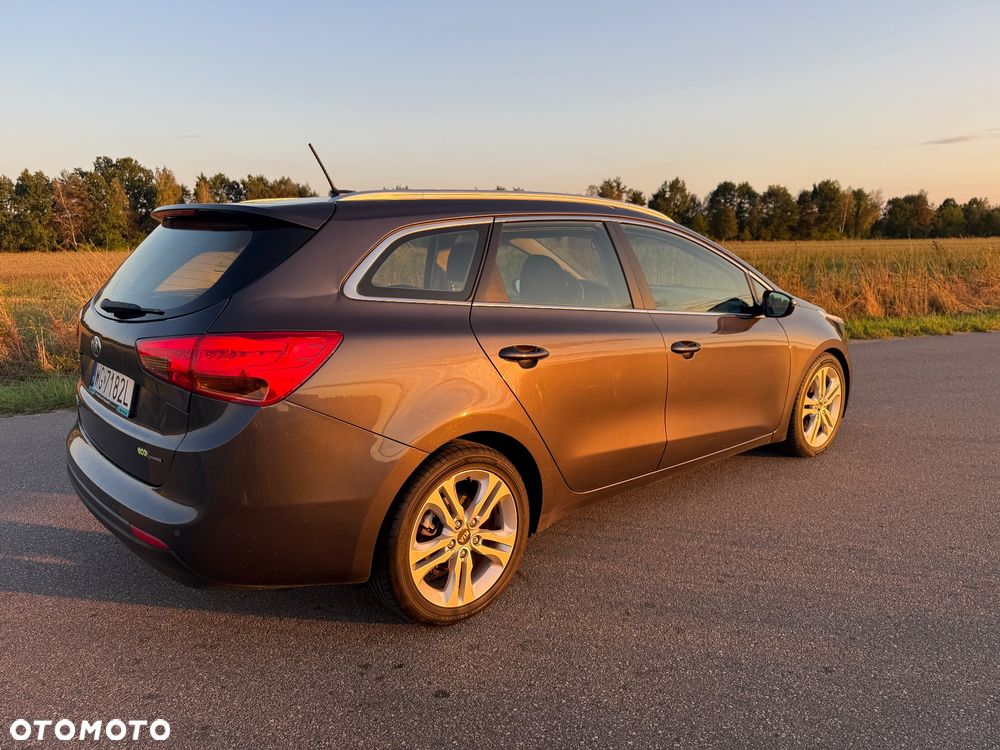 Kia Ceed 1.6 GDI Dream Team Edition - 19