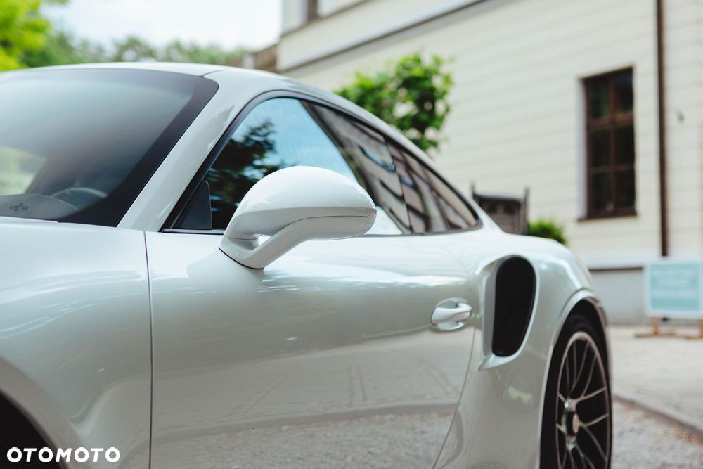 Porsche 911 Turbo S - 3