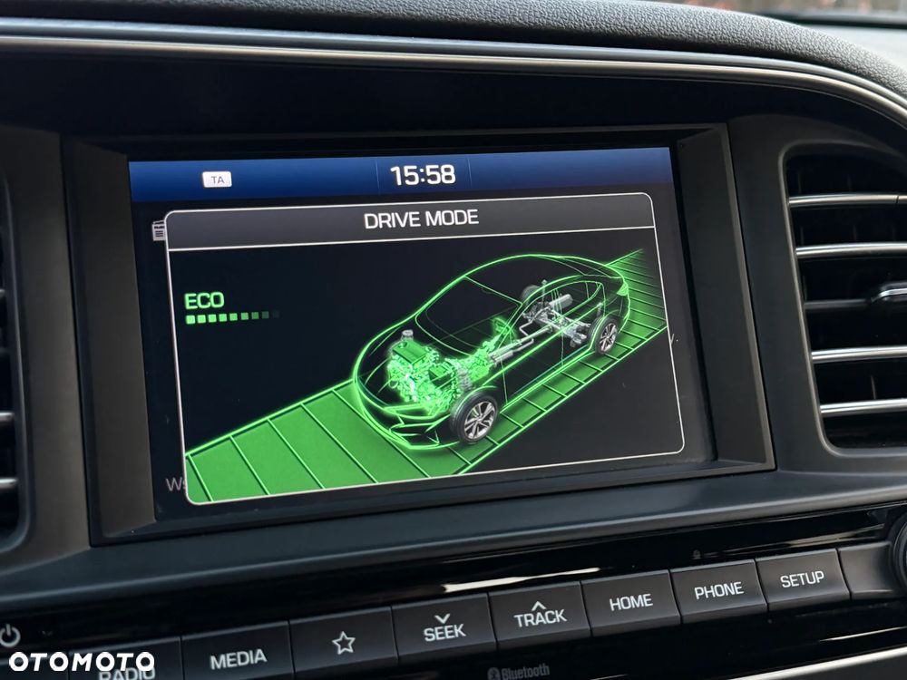 Hyundai Elantra 1.6 Comfort - 21