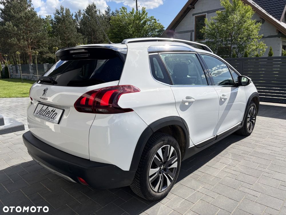 Peugeot 2008 1.2 Pure Tech GPF Allure S&S EAT6 - 7