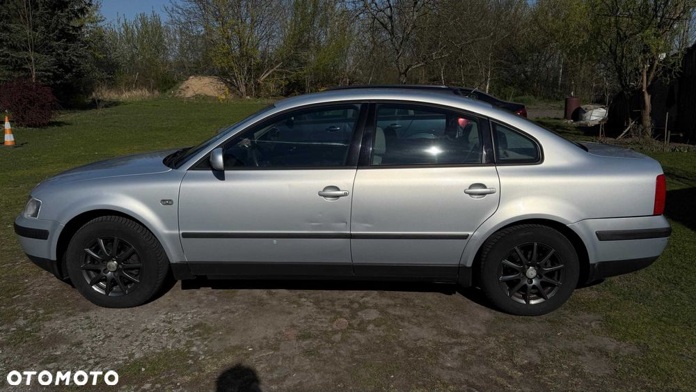 Volkswagen Passat - 4