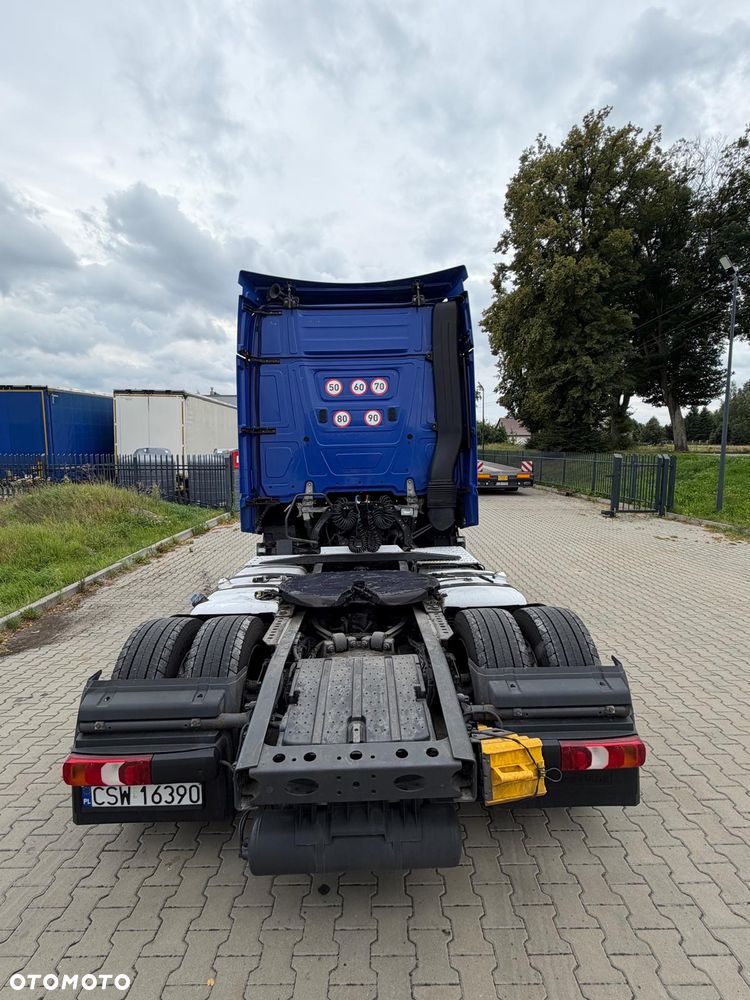 Mercedes-Benz Actros - 5