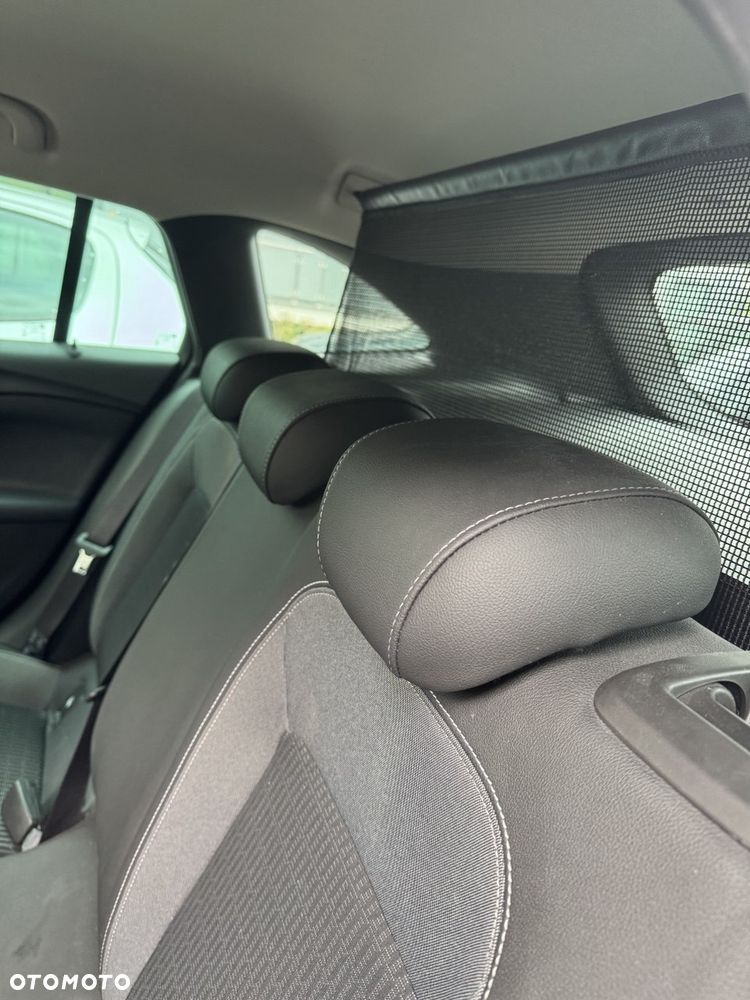 Opel Astra 1.2 T Elegance S&S - 10