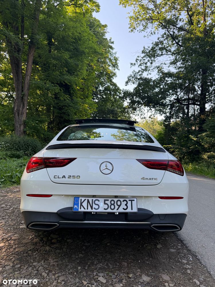Mercedes-Benz CLA - 12