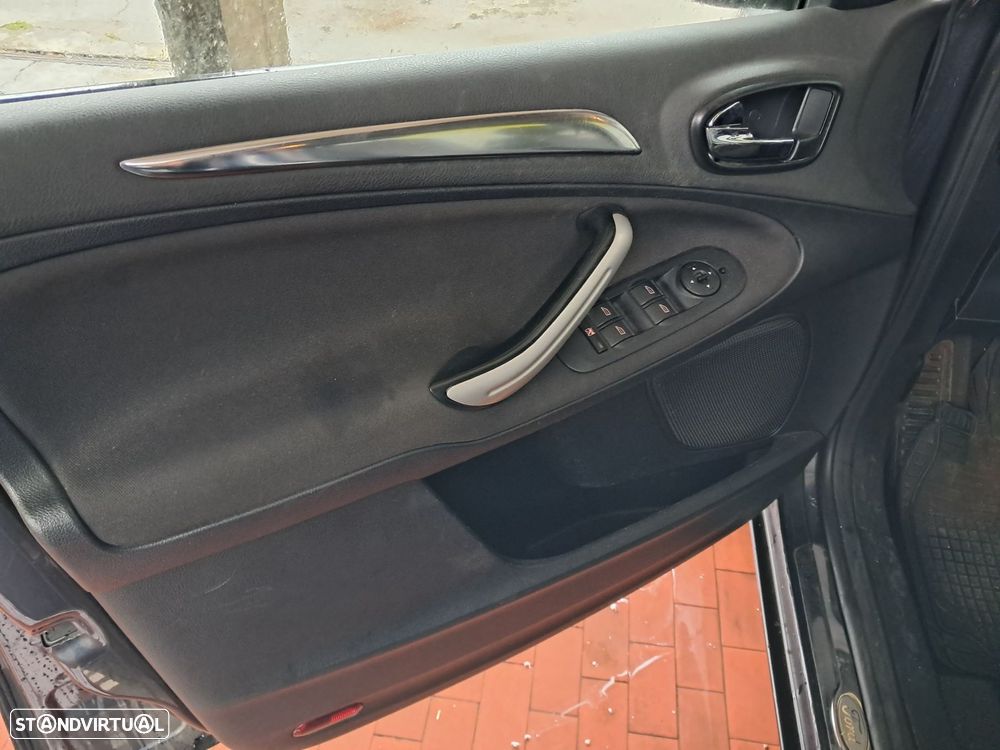 Ford S-Max 1.8 TDCi Titanium 7L - 4