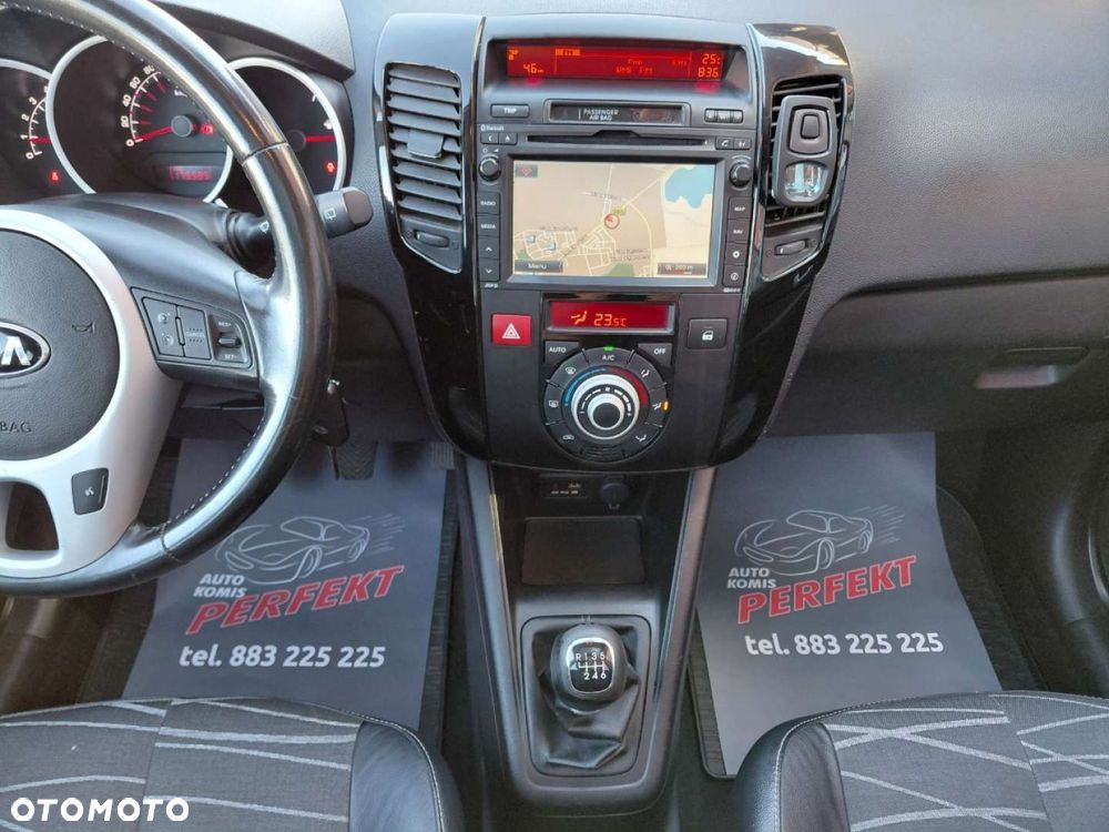 Kia Venga - 22