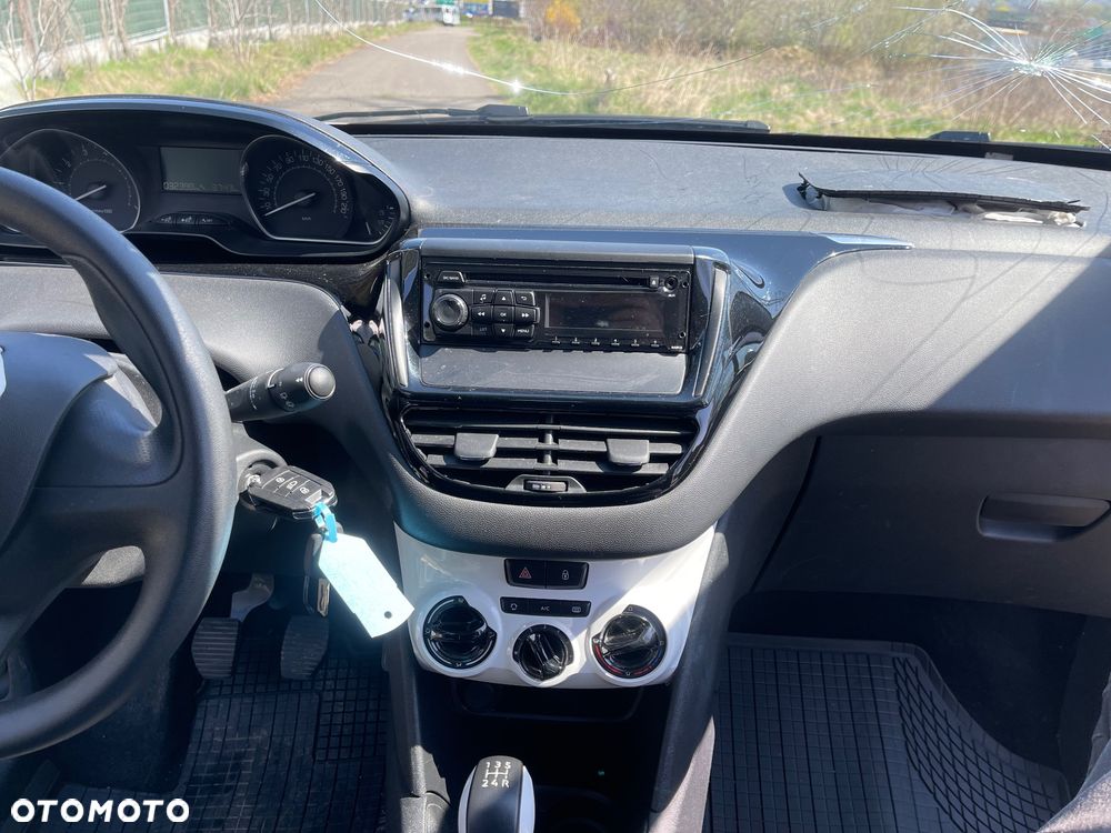 Peugeot 208 PureTech 68 Like - 12