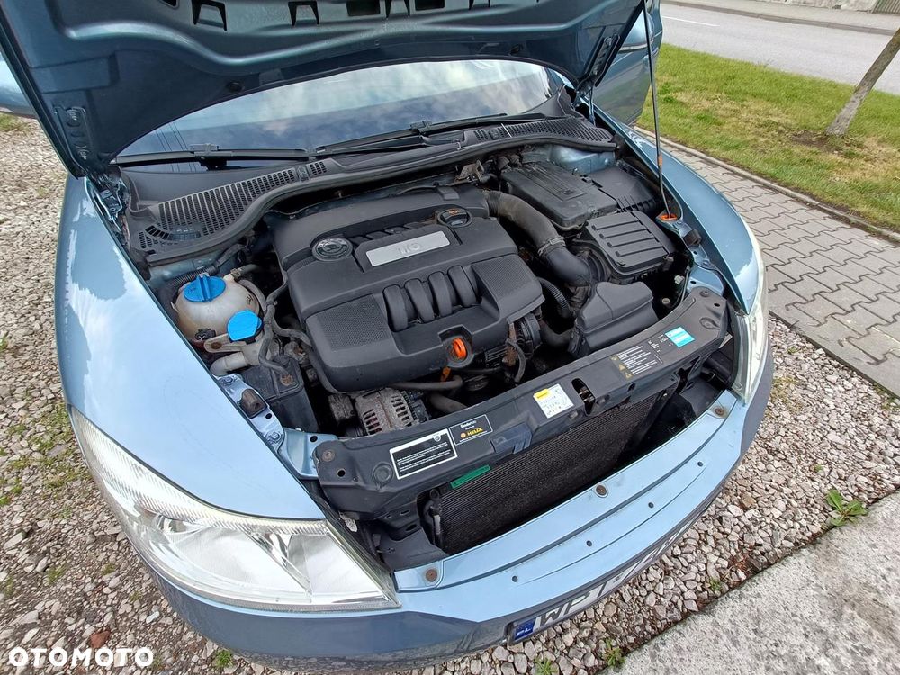 Skoda Octavia 1.6 Combi Ambiente - 15