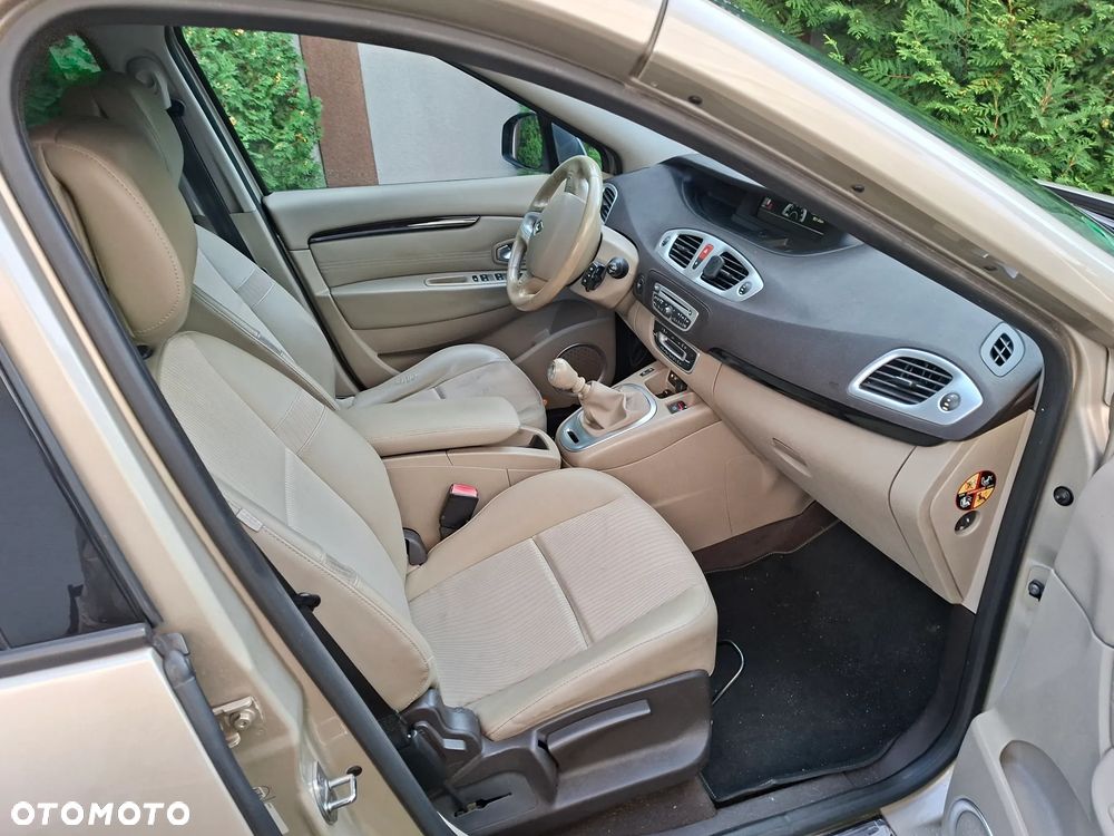 Renault Scenic 1.4 16V TCE Privilege - 13