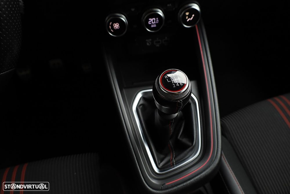 Renault Clio 1.0 TCe RS Line - 29