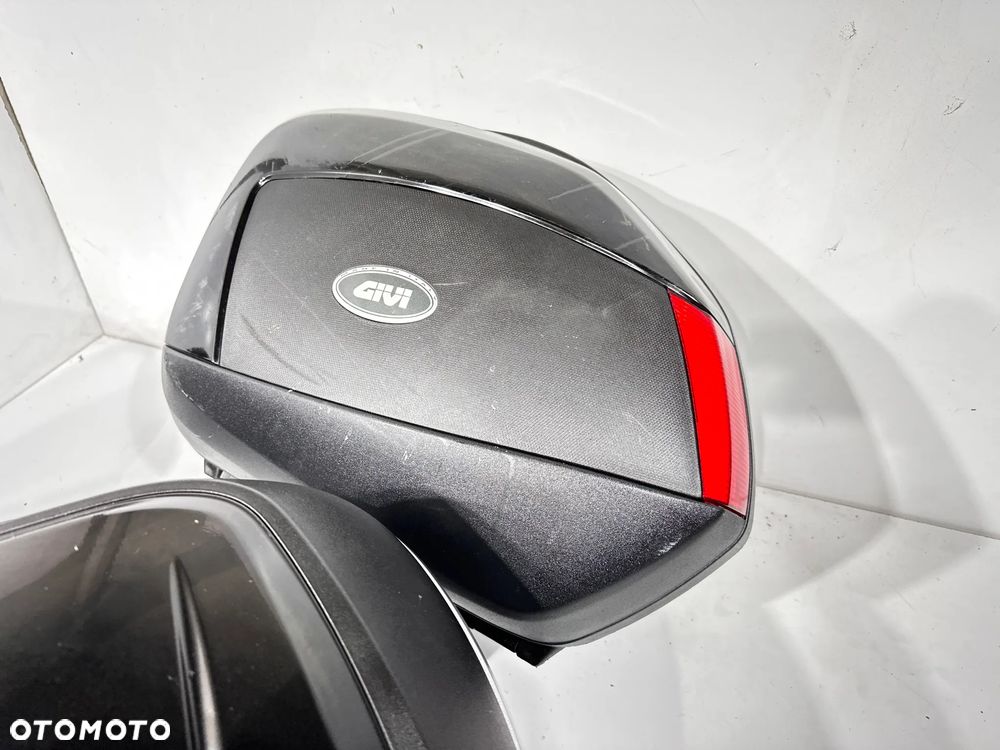 Kufer kufry kpl. Suzuki Gladius SFV 650 Givi V47 - 22