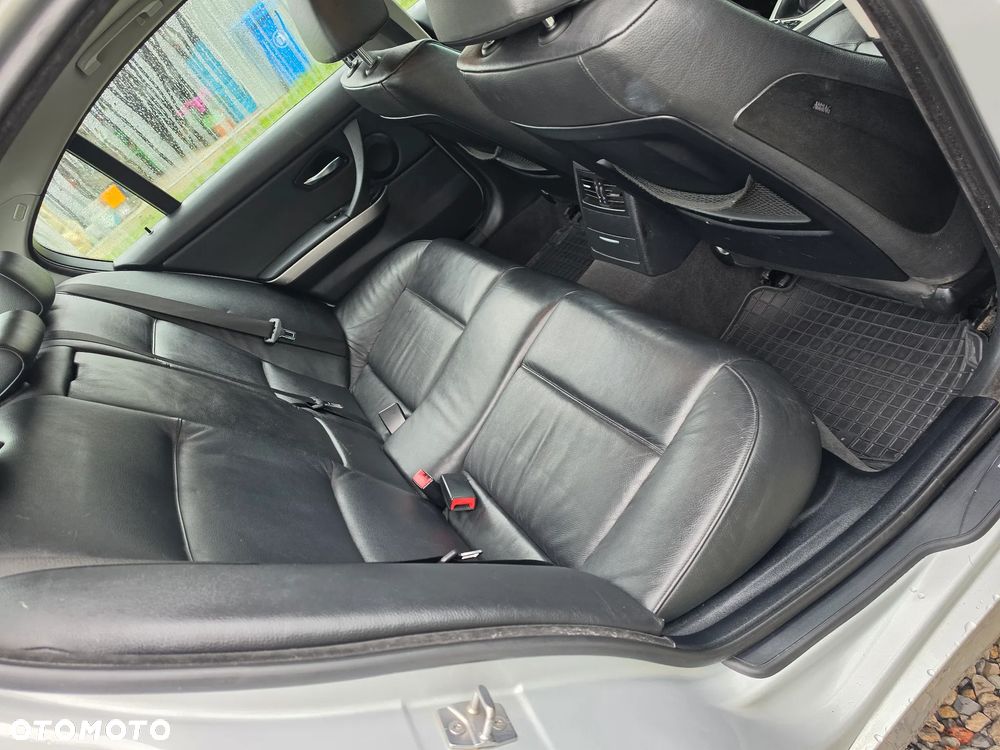 BMW Seria 3 320d - 10