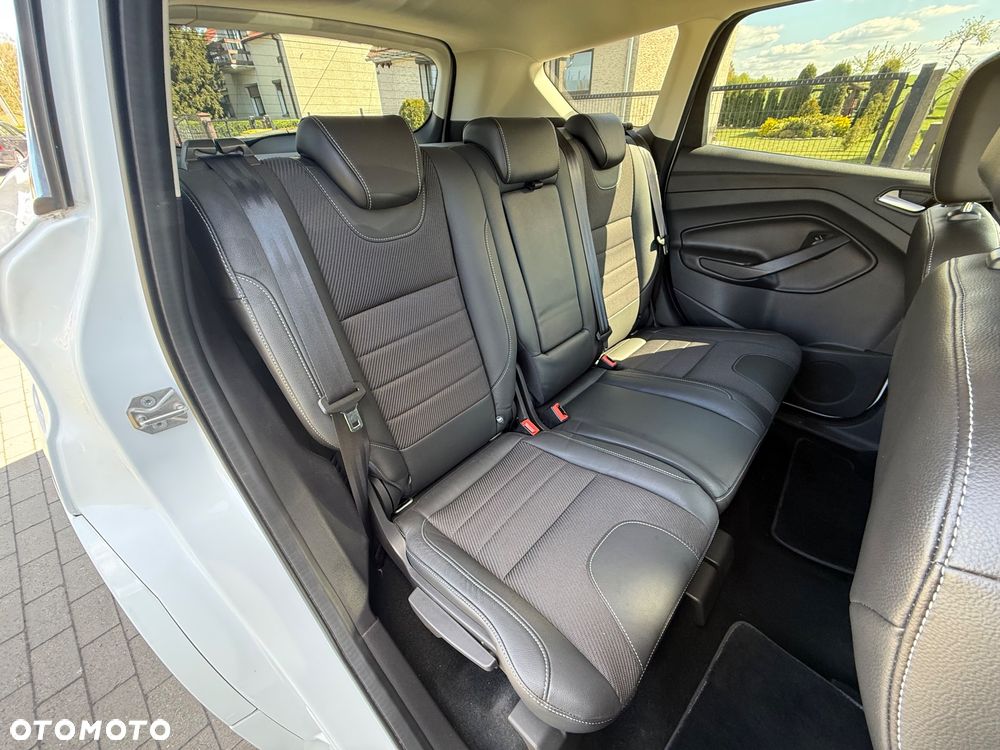 Ford Kuga 1.6 EcoBoost 2x4 Titanium - 16
