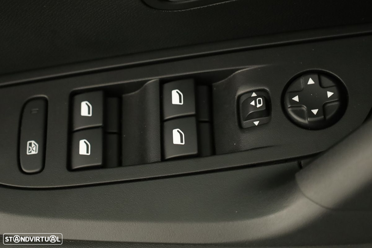 Peugeot 2008 1.2 PureTech Allure - 20