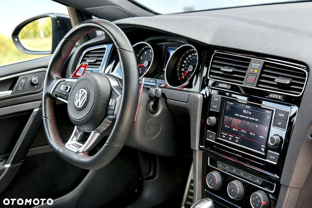 Volkswagen Golf - 15