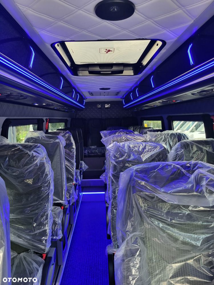 Mercedes-Benz Sprinter 517 CDI - NOWY! - 24 miejsca + 3  stojące - 12