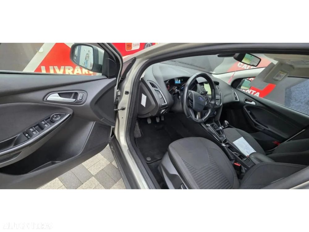 Ford Focus - 9