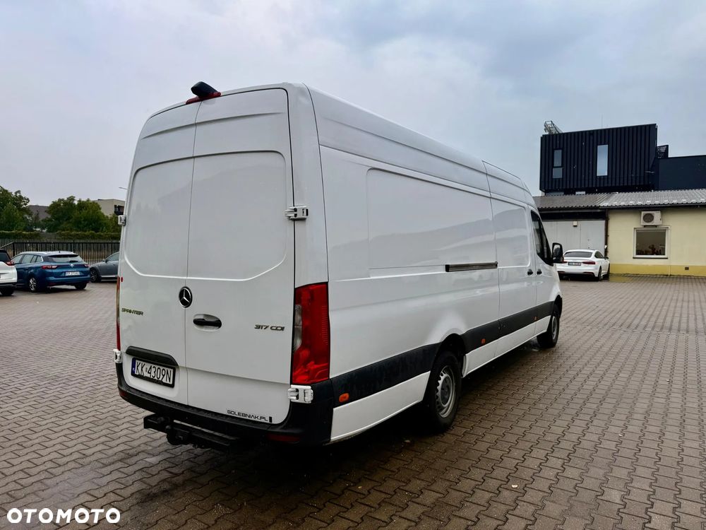 Mercedes-Benz Sprinter - 4
