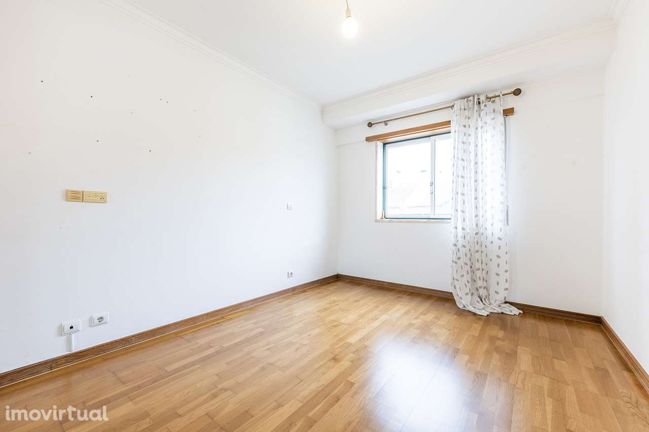 Apartamento T3 - Garagem - Varanda - Arrecadação - Grande imagem: 5/32