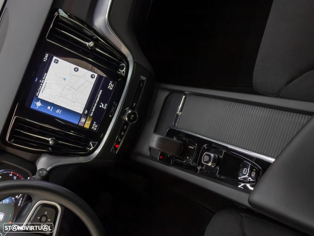 Volvo V60 2.0 B4 Momentum Plus Geartronic - 28