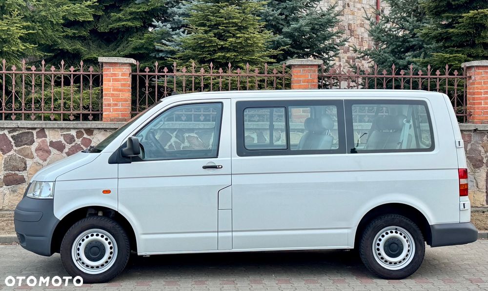 Volkswagen Caravelle - 5