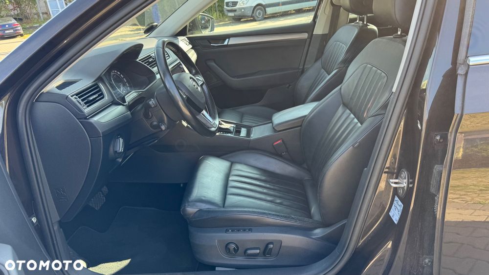 Skoda Superb 2.0 TDI DSG Style - 26