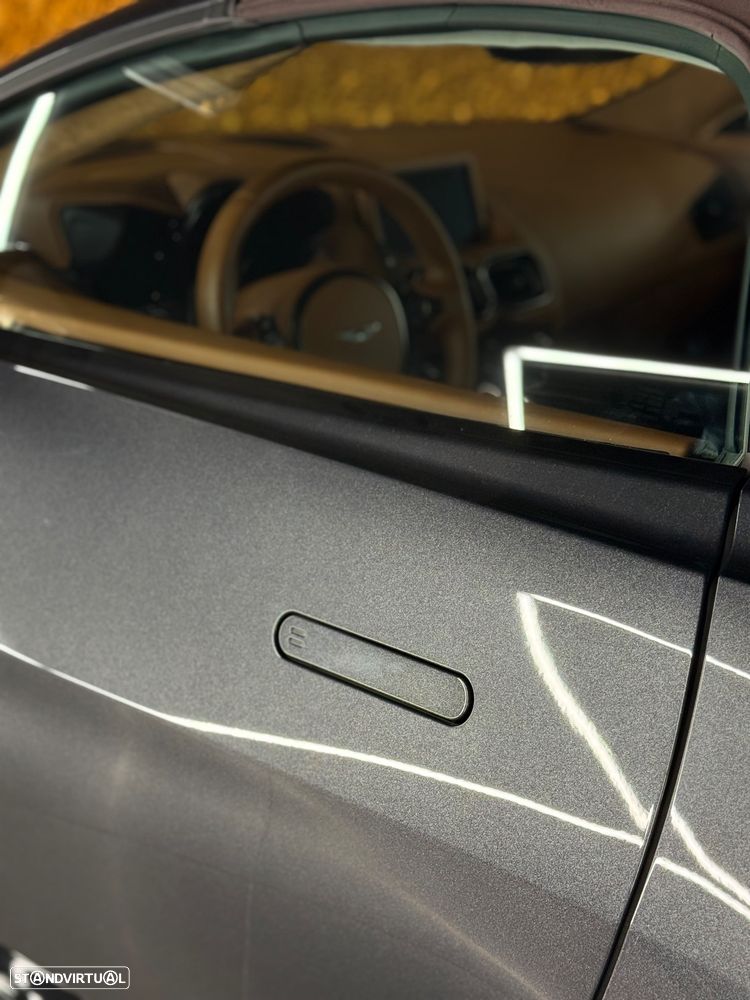 Aston Martin Vantage Roadster V8 - 14