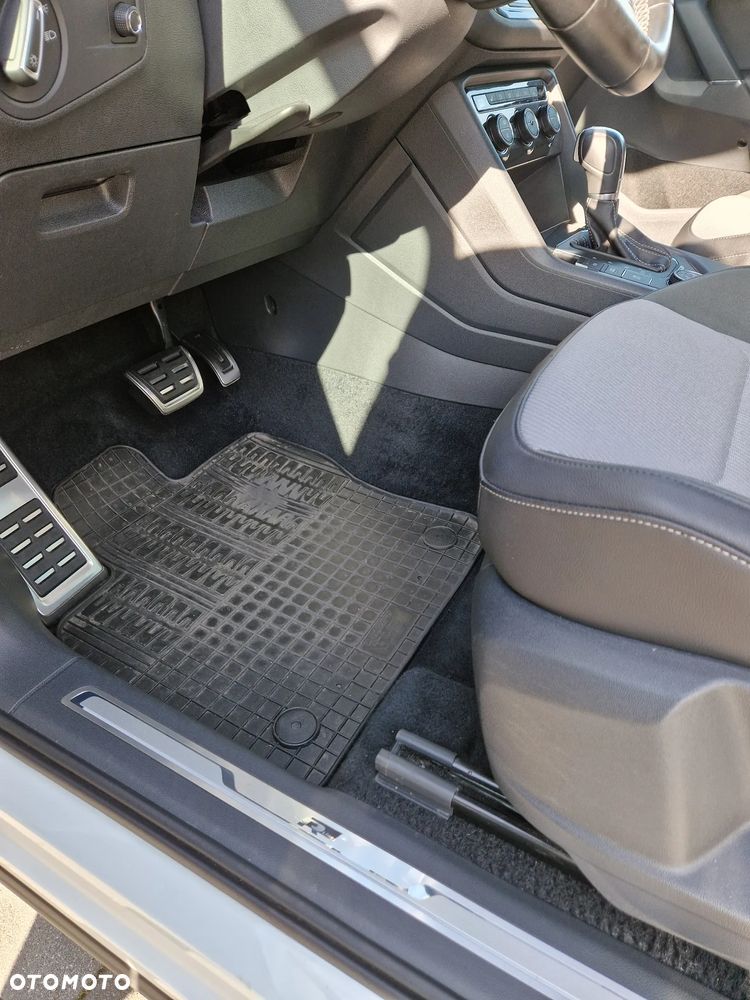 Volkswagen Tiguan - 16