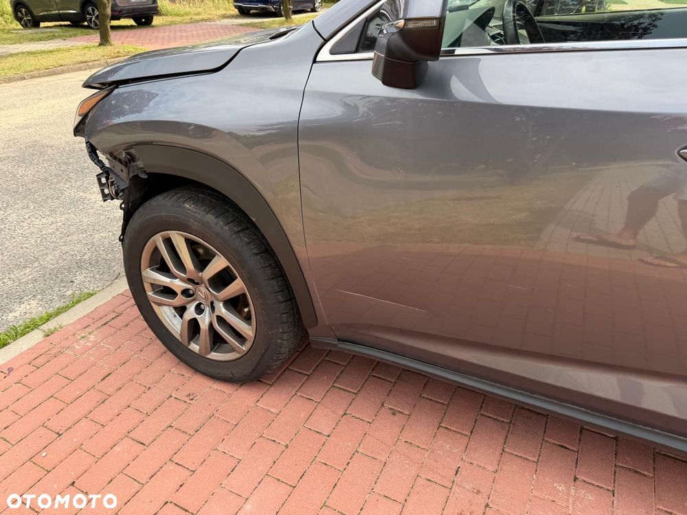Lexus NX - 9
