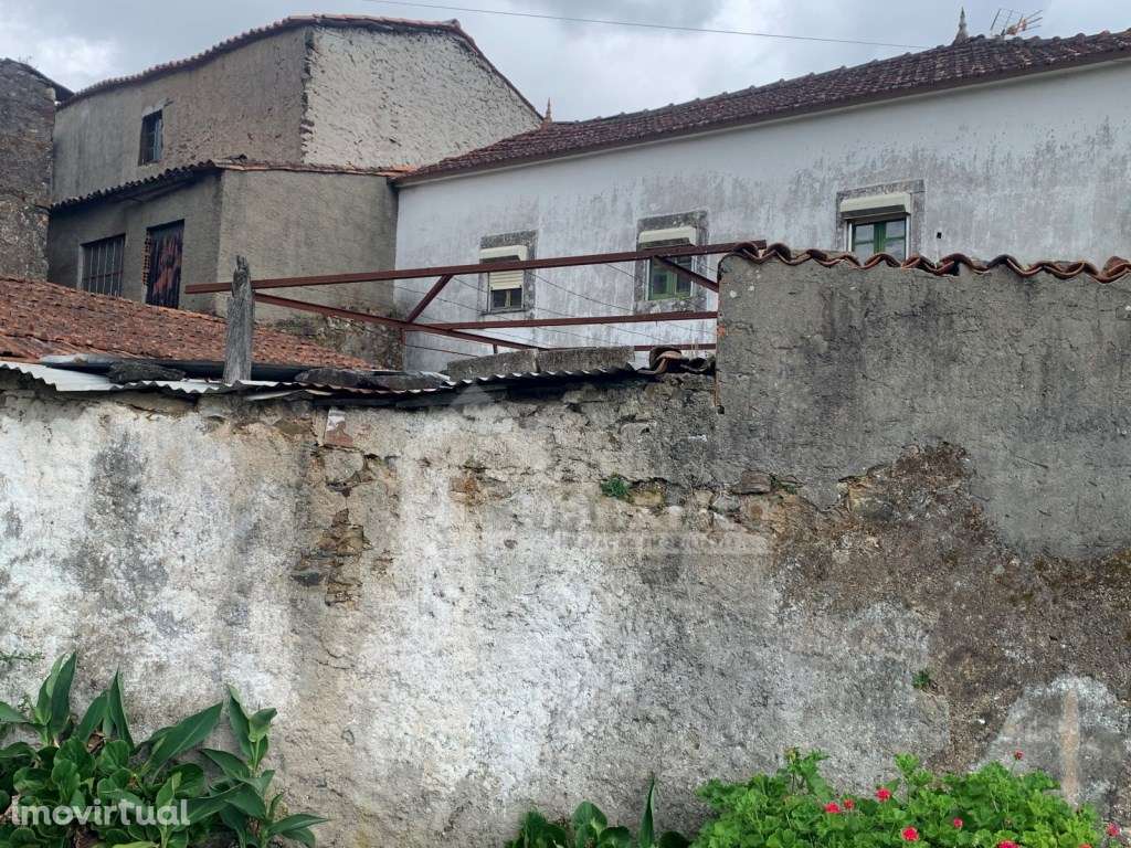 Moradia T4 para recuperar em Campelo, Figueiró dos Vinhos - Grande imagem: 3/20