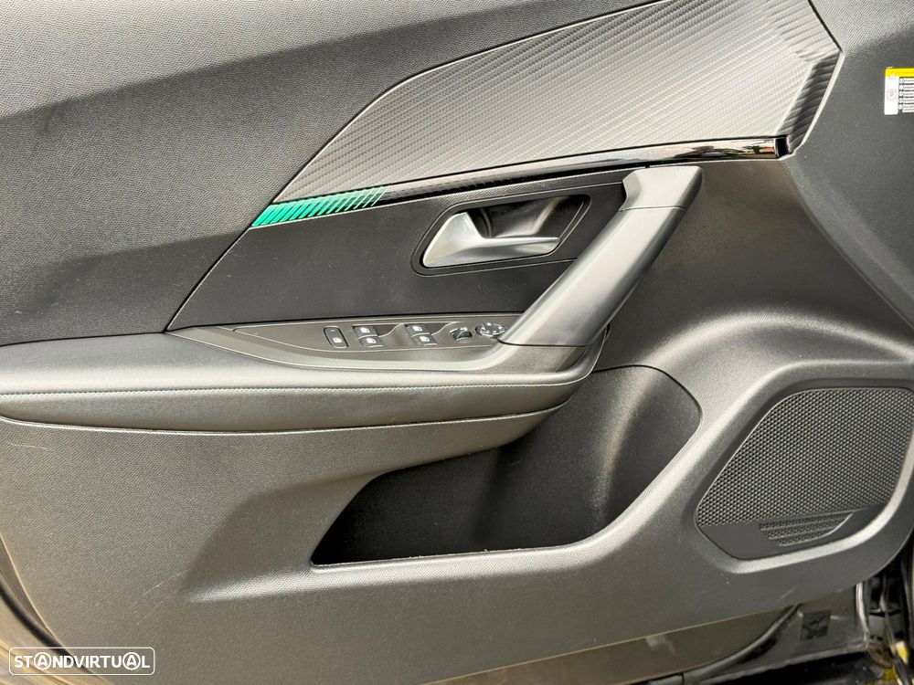 Peugeot 2008 PureTech 130 EAT8 Allure - 21