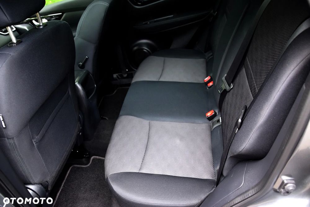Nissan Qashqai 1.6 DIG-T N-Connecta - 16